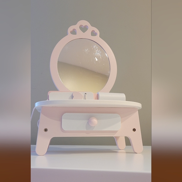 CLASSIC WORLD pretend play mirror for toddler girls - Picture 2 of 7